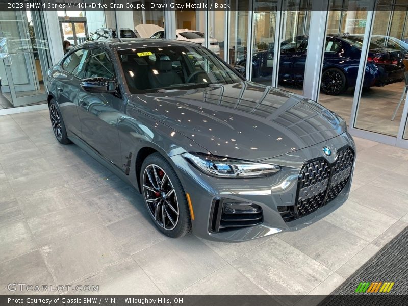 Front 3/4 View of 2023 4 Series M440i xDrive Gran Coupe