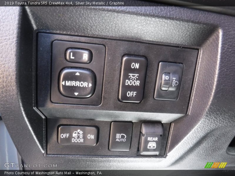 Silver Sky Metallic / Graphite 2019 Toyota Tundra SR5 CrewMax 4x4