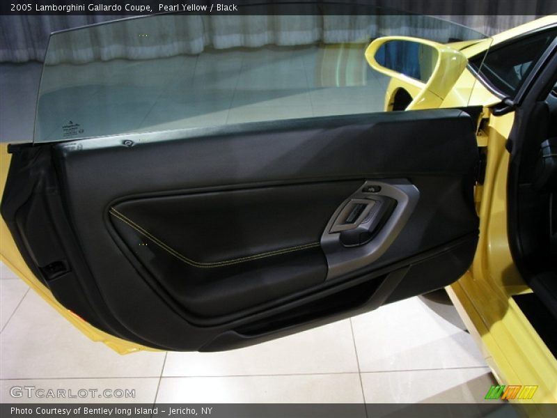 Pearl Yellow / Black 2005 Lamborghini Gallardo Coupe