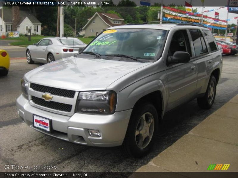 Silver Ice Metallic / Gray 2009 Chevrolet TrailBlazer LT 4x4