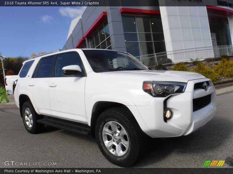 Super White / Graphite 2016 Toyota 4Runner SR5 4x4