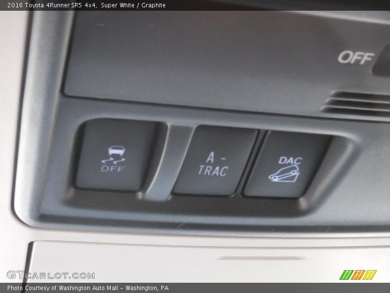 Super White / Graphite 2016 Toyota 4Runner SR5 4x4