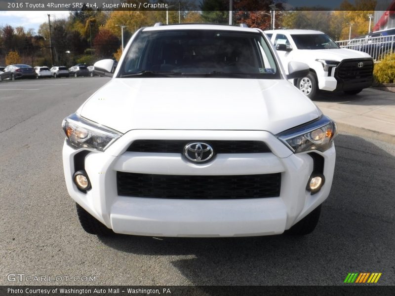 Super White / Graphite 2016 Toyota 4Runner SR5 4x4