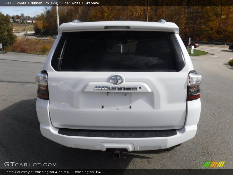 Super White / Graphite 2016 Toyota 4Runner SR5 4x4