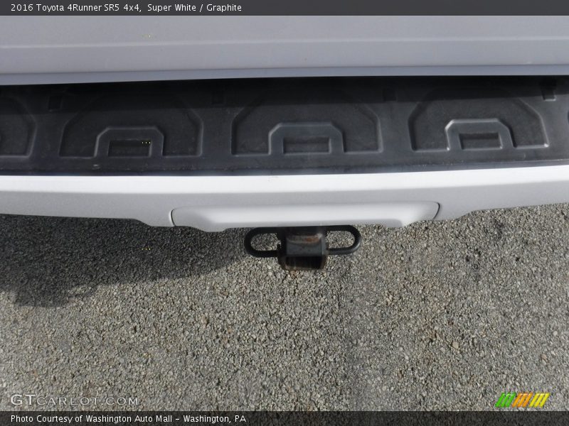 Super White / Graphite 2016 Toyota 4Runner SR5 4x4