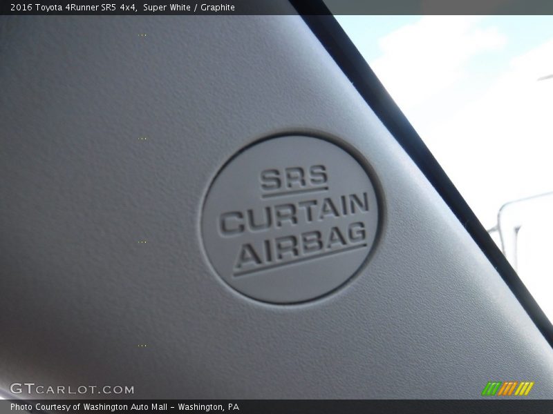 Super White / Graphite 2016 Toyota 4Runner SR5 4x4