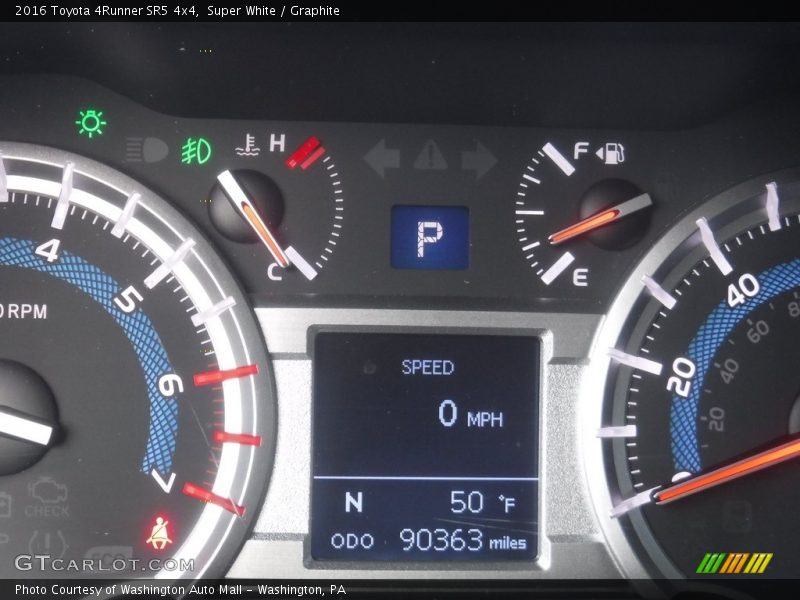 Super White / Graphite 2016 Toyota 4Runner SR5 4x4