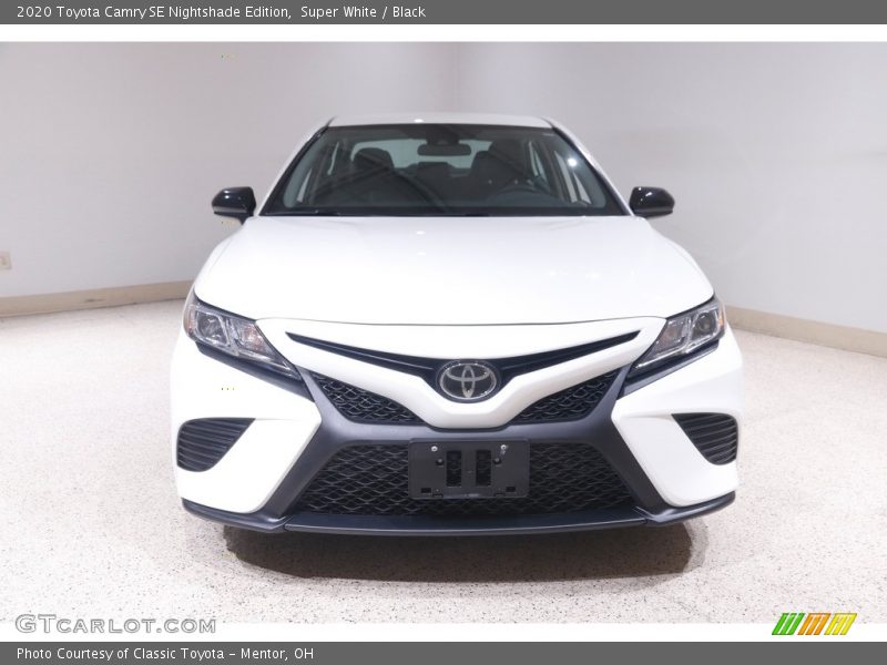 Super White / Black 2020 Toyota Camry SE Nightshade Edition