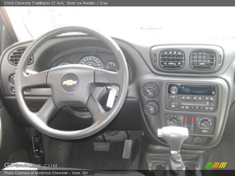 Silver Ice Metallic / Gray 2009 Chevrolet TrailBlazer LT 4x4