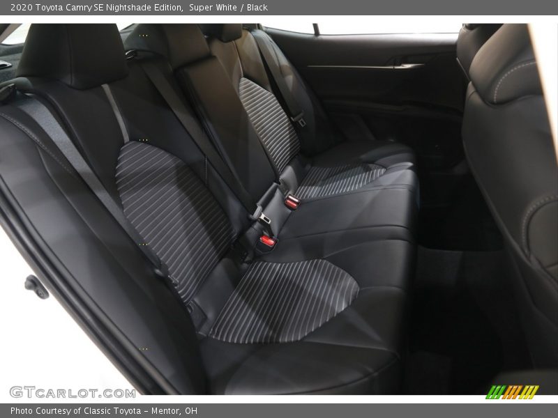 Super White / Black 2020 Toyota Camry SE Nightshade Edition