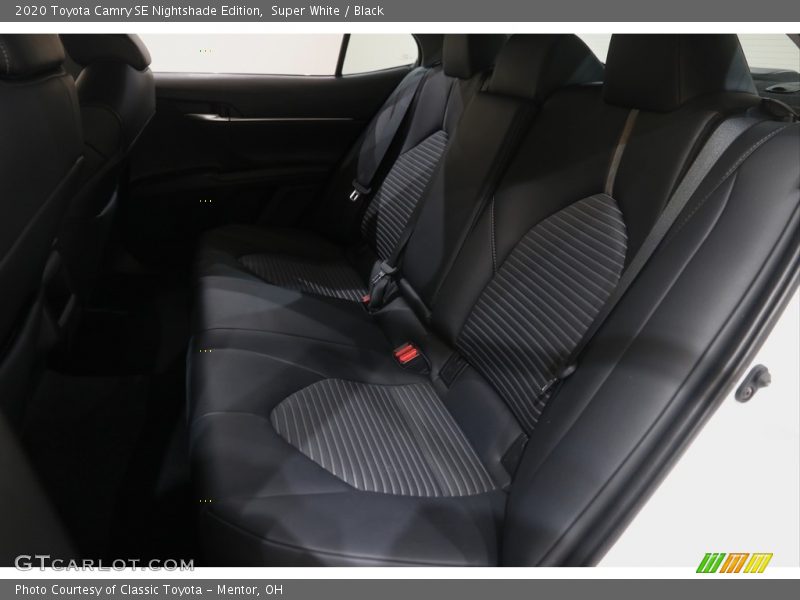Super White / Black 2020 Toyota Camry SE Nightshade Edition