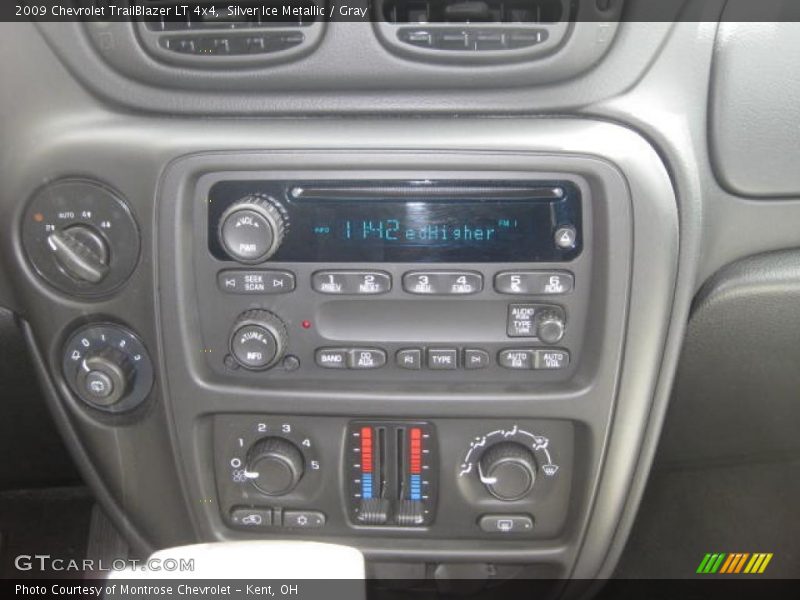 Silver Ice Metallic / Gray 2009 Chevrolet TrailBlazer LT 4x4