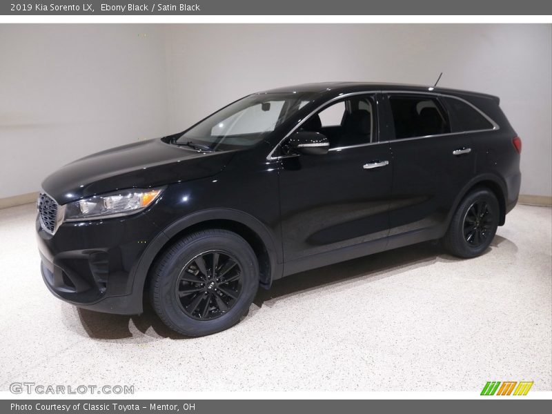 Ebony Black / Satin Black 2019 Kia Sorento LX