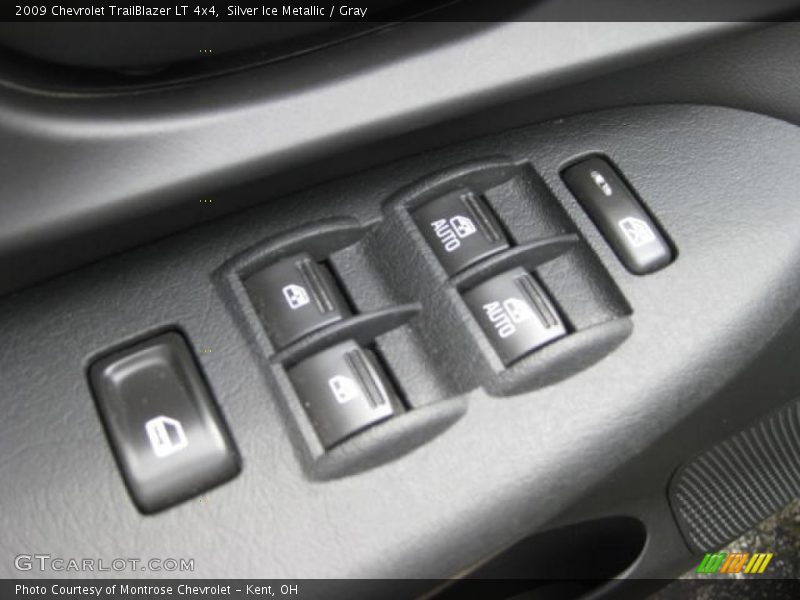 Silver Ice Metallic / Gray 2009 Chevrolet TrailBlazer LT 4x4