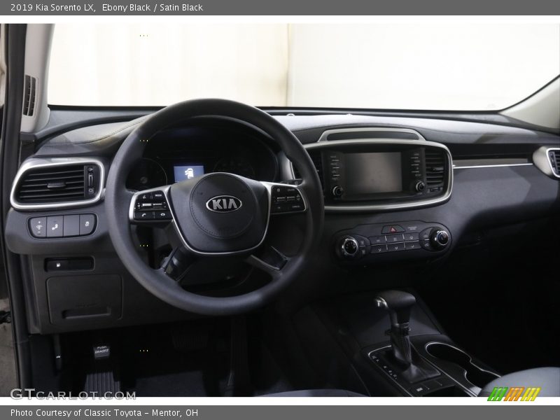 Ebony Black / Satin Black 2019 Kia Sorento LX