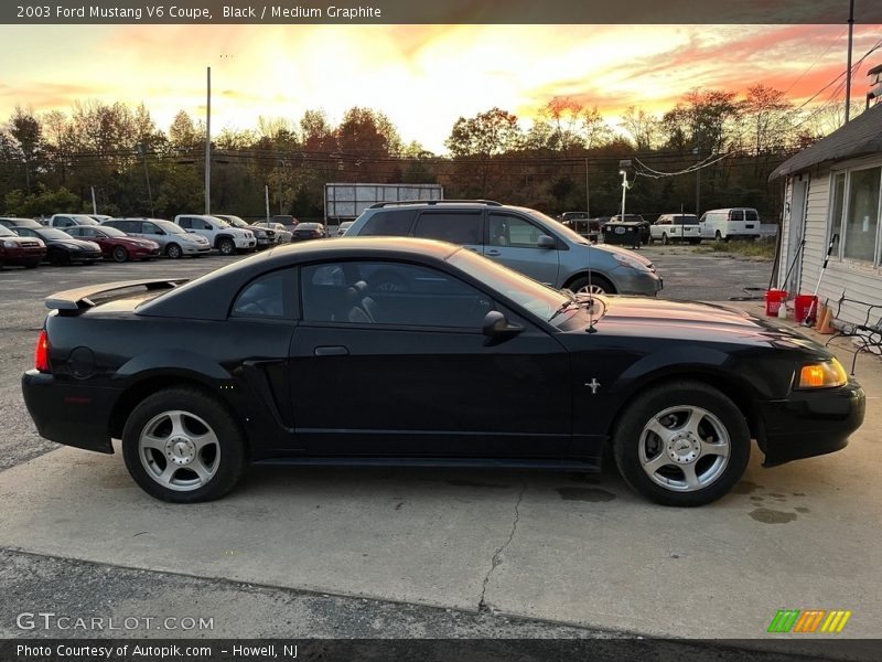 Black / Medium Graphite 2003 Ford Mustang V6 Coupe