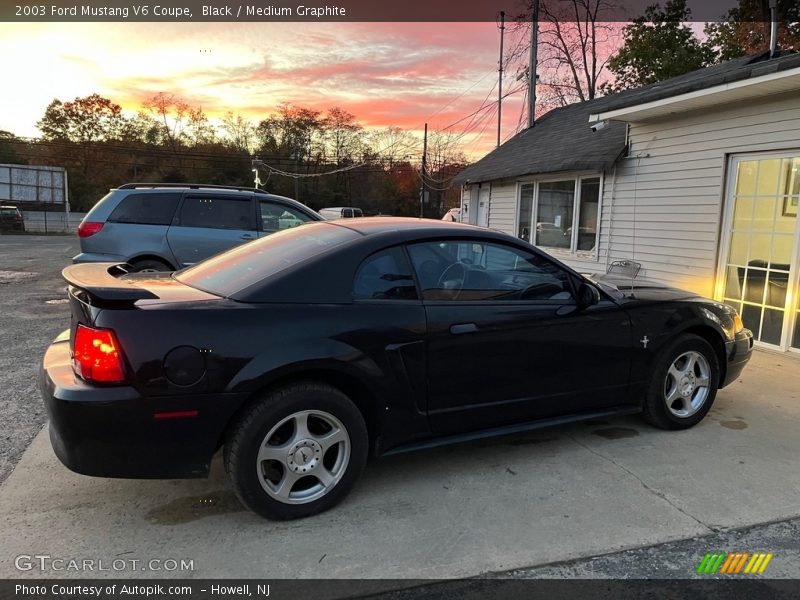 Black / Medium Graphite 2003 Ford Mustang V6 Coupe