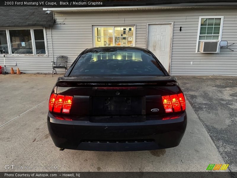 Black / Medium Graphite 2003 Ford Mustang V6 Coupe