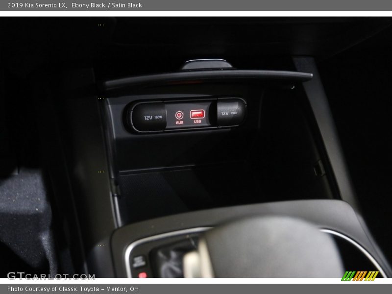 Ebony Black / Satin Black 2019 Kia Sorento LX