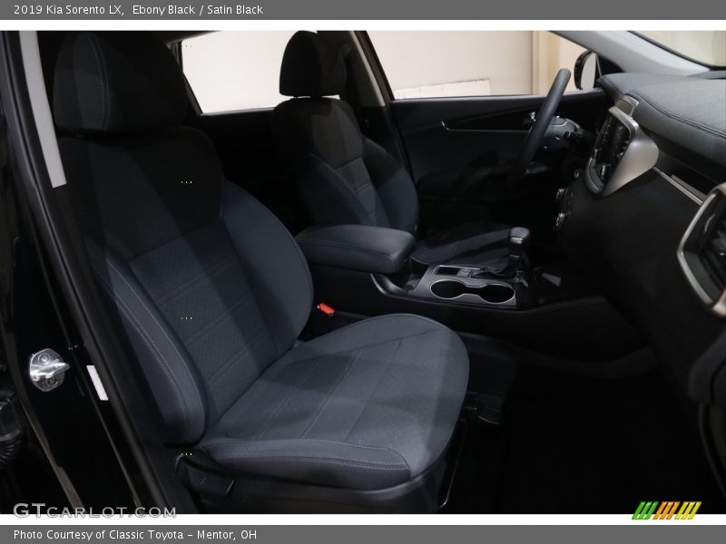Ebony Black / Satin Black 2019 Kia Sorento LX