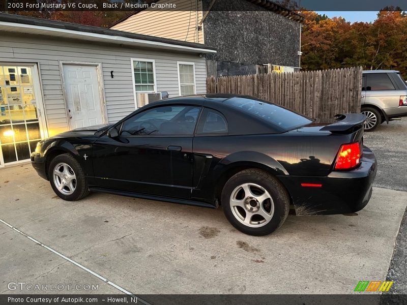 Black / Medium Graphite 2003 Ford Mustang V6 Coupe