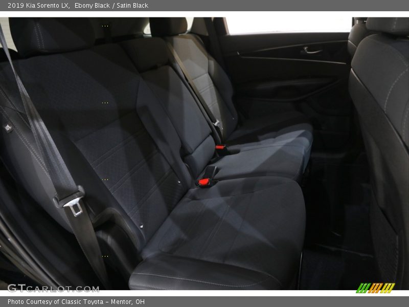 Ebony Black / Satin Black 2019 Kia Sorento LX