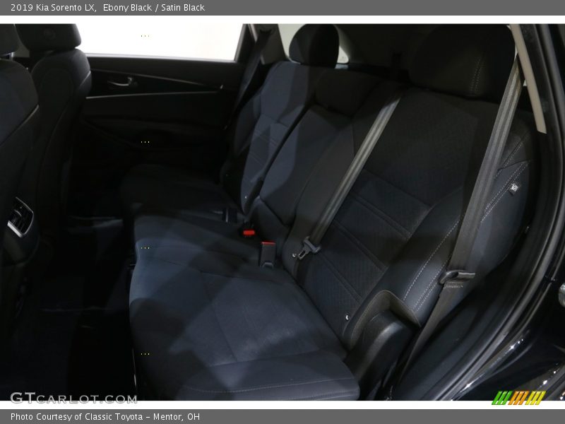 Ebony Black / Satin Black 2019 Kia Sorento LX