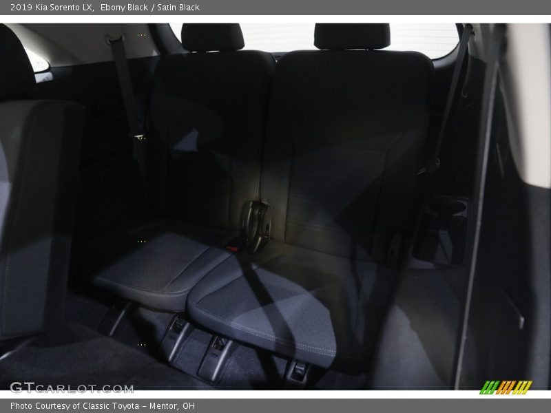 Ebony Black / Satin Black 2019 Kia Sorento LX