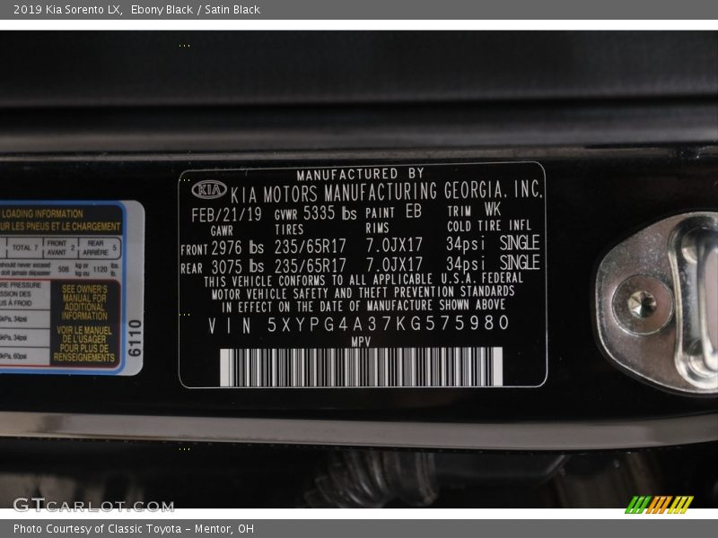 Ebony Black / Satin Black 2019 Kia Sorento LX