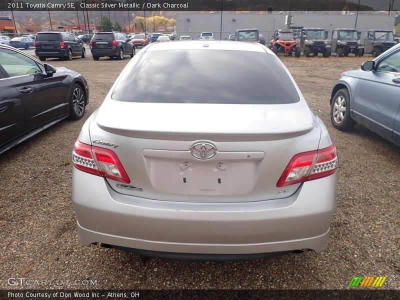Classic Silver Metallic / Dark Charcoal 2011 Toyota Camry SE