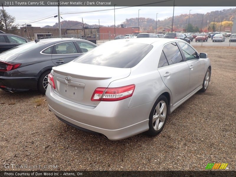Classic Silver Metallic / Dark Charcoal 2011 Toyota Camry SE