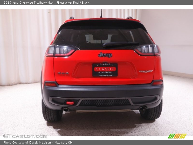 Firecracker Red / Black 2019 Jeep Cherokee Trailhawk 4x4