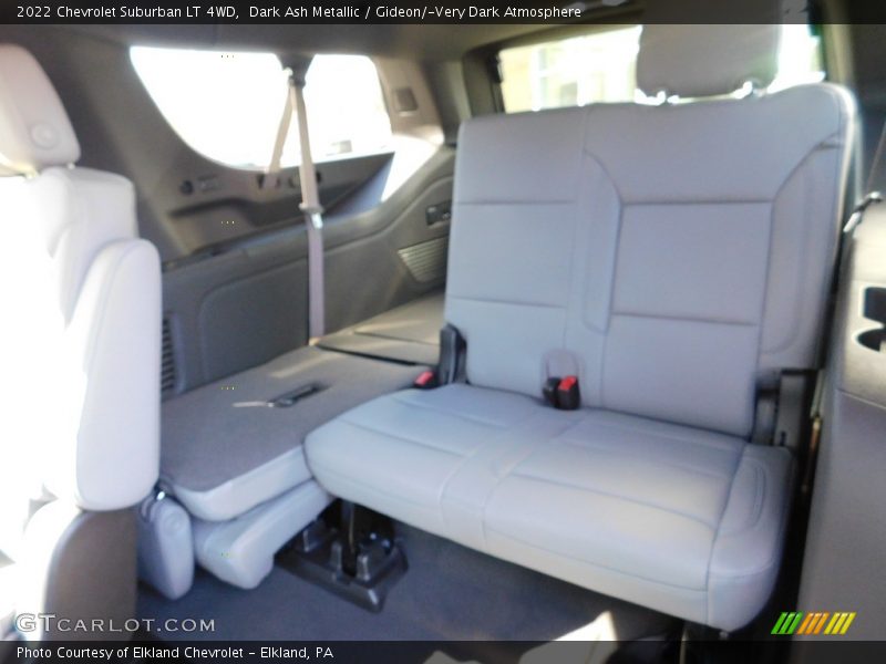 Dark Ash Metallic / Gideon/­Very Dark Atmosphere 2022 Chevrolet Suburban LT 4WD