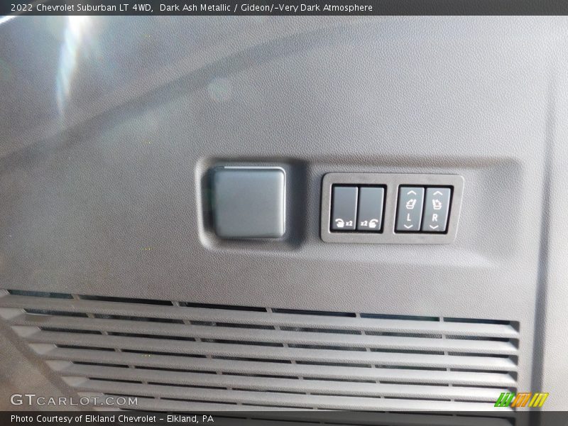 Dark Ash Metallic / Gideon/­Very Dark Atmosphere 2022 Chevrolet Suburban LT 4WD