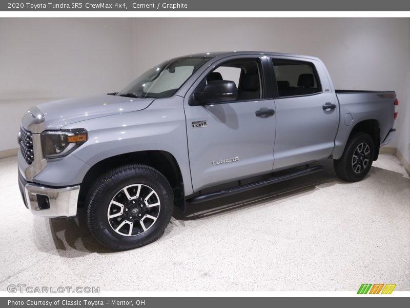 Front 3/4 View of 2020 Tundra SR5 CrewMax 4x4