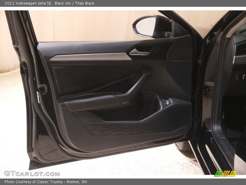Black Uni / Titan Black 2021 Volkswagen Jetta SE