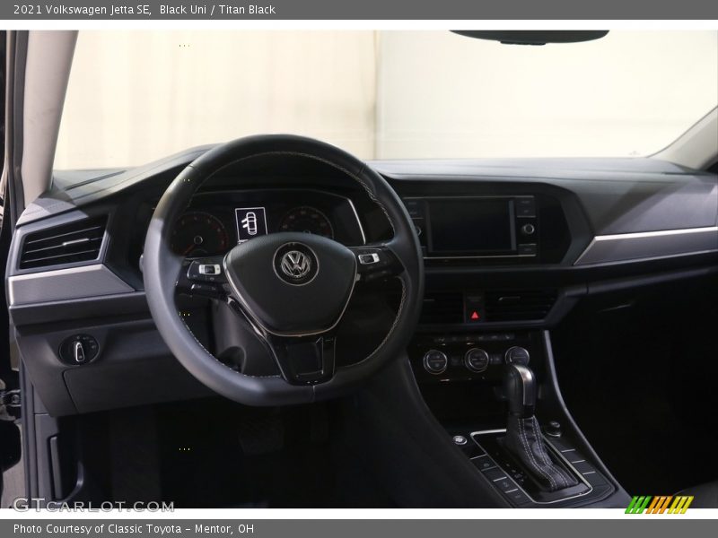 Black Uni / Titan Black 2021 Volkswagen Jetta SE