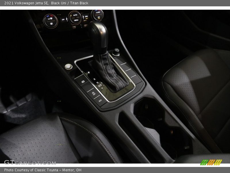 Black Uni / Titan Black 2021 Volkswagen Jetta SE