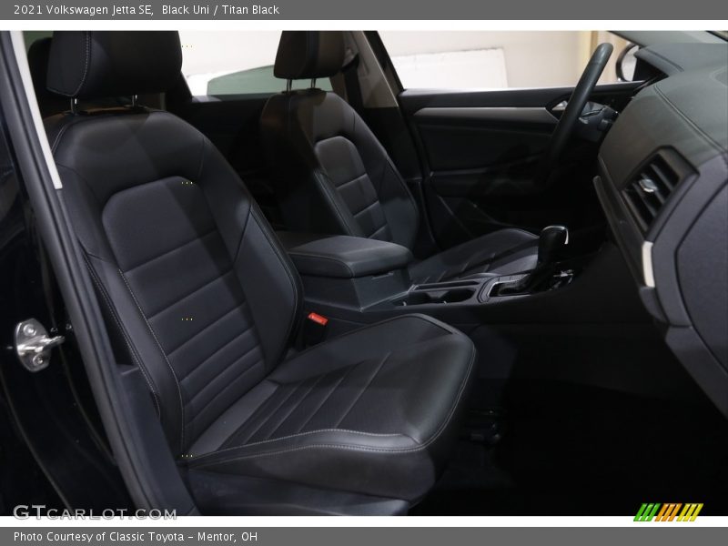 Black Uni / Titan Black 2021 Volkswagen Jetta SE