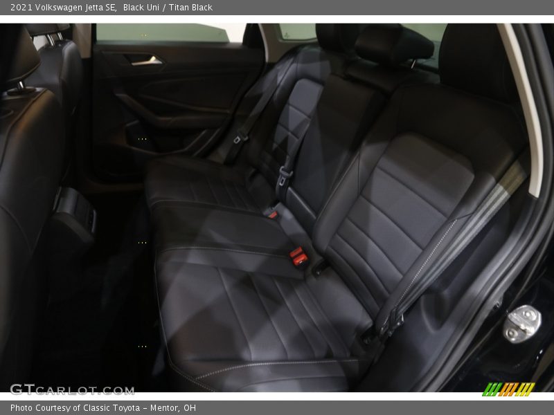 Black Uni / Titan Black 2021 Volkswagen Jetta SE