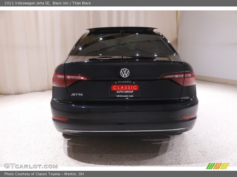 Black Uni / Titan Black 2021 Volkswagen Jetta SE