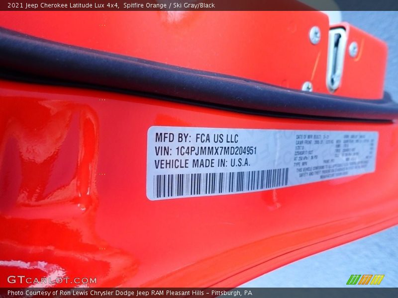 Spitfire Orange / Ski Gray/Black 2021 Jeep Cherokee Latitude Lux 4x4