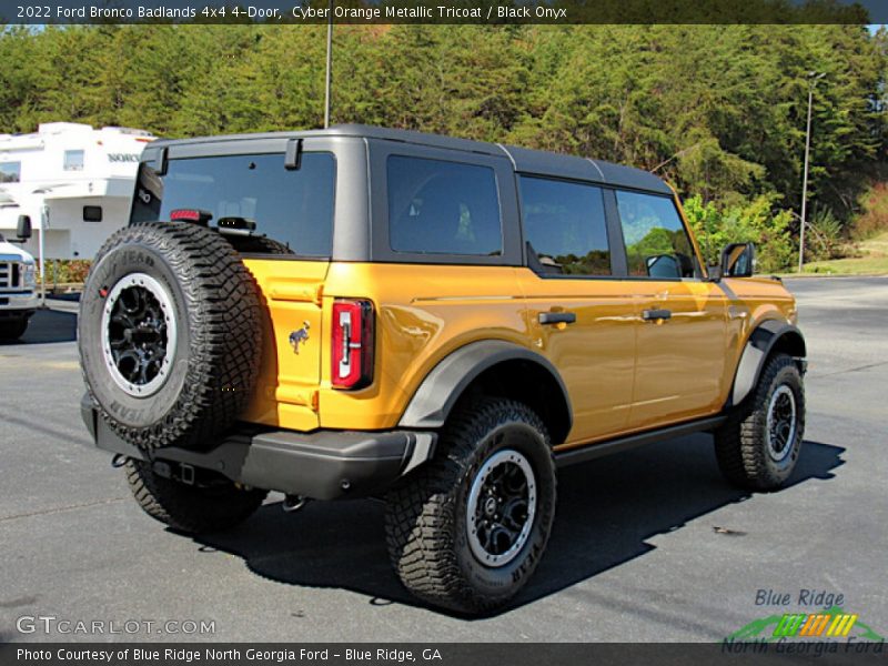 Cyber Orange Metallic Tricoat / Black Onyx 2022 Ford Bronco Badlands 4x4 4-Door