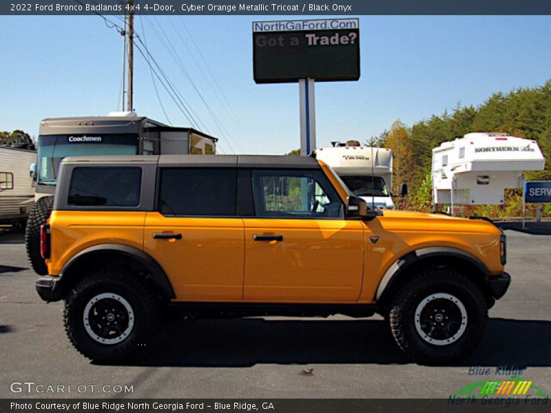 Cyber Orange Metallic Tricoat / Black Onyx 2022 Ford Bronco Badlands 4x4 4-Door