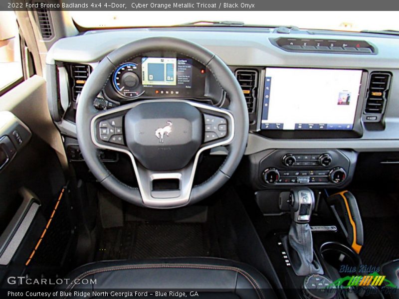 Cyber Orange Metallic Tricoat / Black Onyx 2022 Ford Bronco Badlands 4x4 4-Door