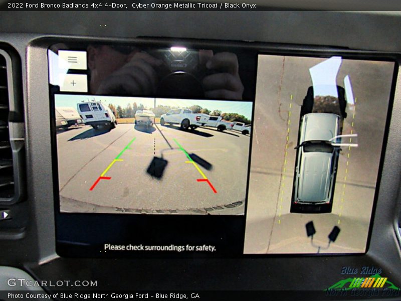 Cyber Orange Metallic Tricoat / Black Onyx 2022 Ford Bronco Badlands 4x4 4-Door