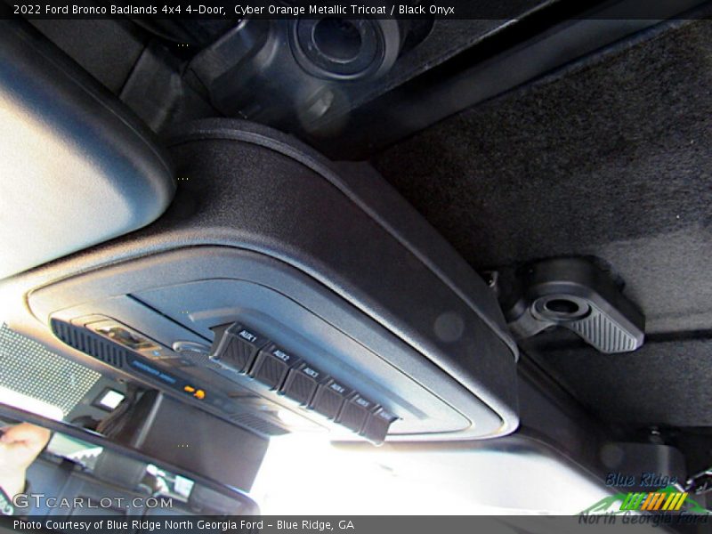 Cyber Orange Metallic Tricoat / Black Onyx 2022 Ford Bronco Badlands 4x4 4-Door