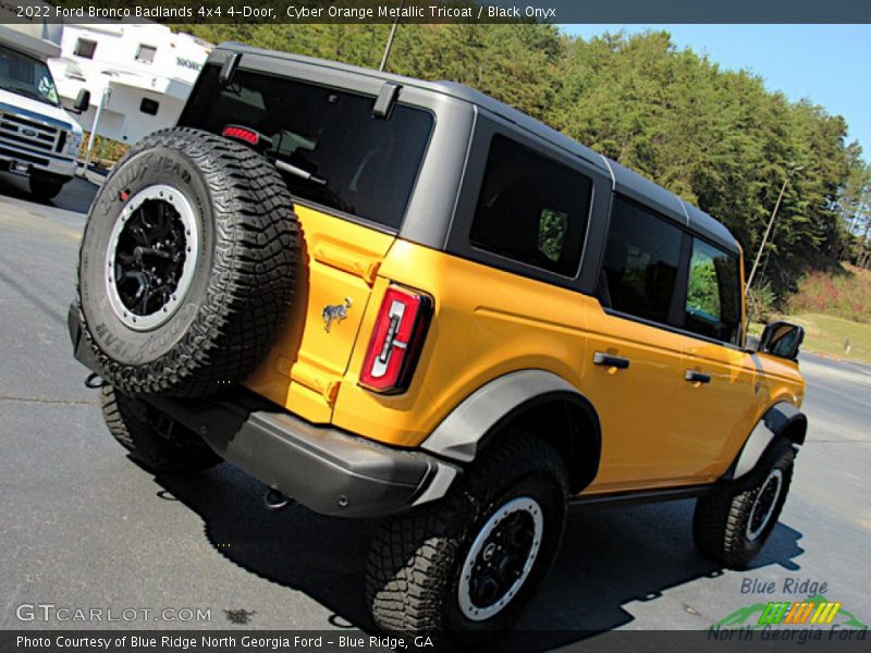 Cyber Orange Metallic Tricoat / Black Onyx 2022 Ford Bronco Badlands 4x4 4-Door
