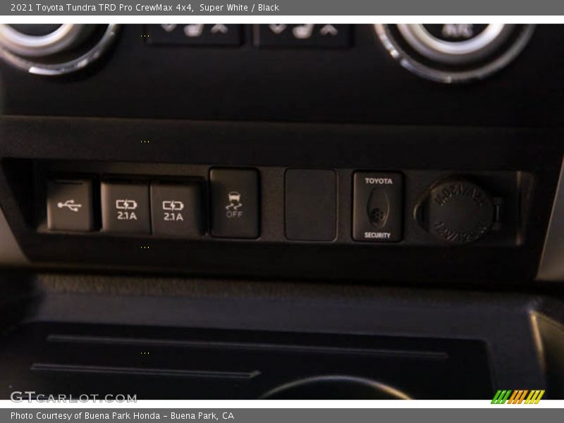 Super White / Black 2021 Toyota Tundra TRD Pro CrewMax 4x4