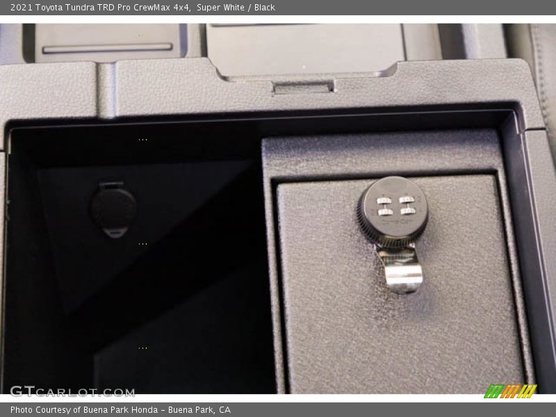 Super White / Black 2021 Toyota Tundra TRD Pro CrewMax 4x4